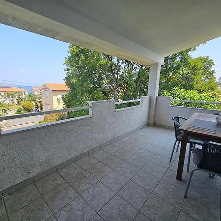 Apartment Buza *